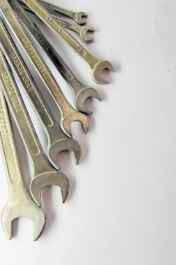 Beyaz arkaplan üzerinde bir dizi flamalar