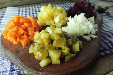 Salata salata sosu için madde 