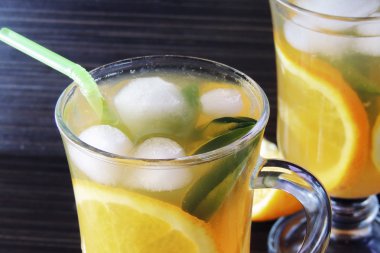 buz ve meyve kokteyli