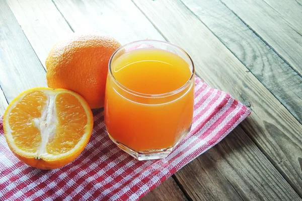 Sumo de laranja e fruta — Fotografia de Stock