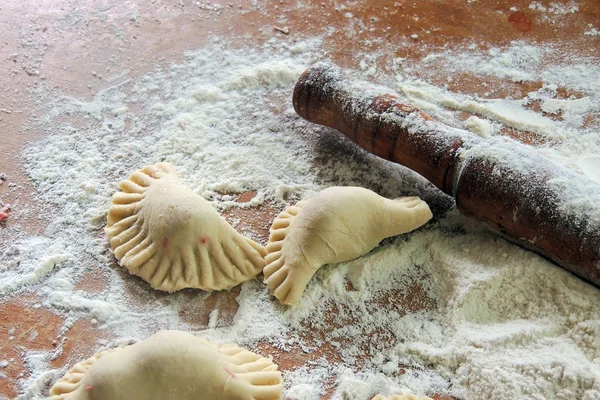 Bolinhos, massa e balanço — Fotografia de Stock