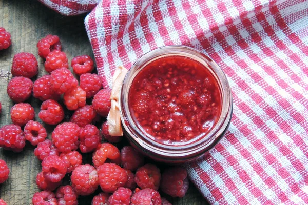 Marmelade mit Himbeeren — Stockfoto