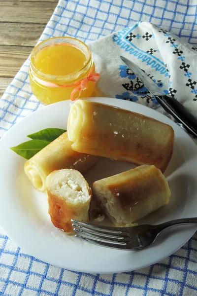 Naleśniki z serem i miodem — Zdjęcie stockowe