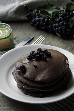 Çikolata Amerikan krep ve çilek