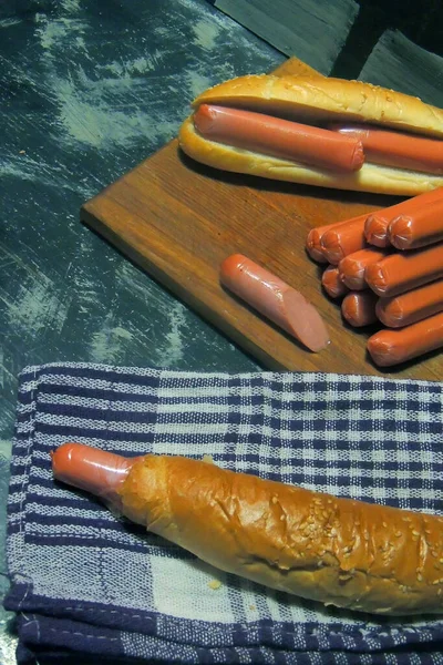 Hot Dog Sain Habillé Avec Yaourt Salsa Concombre Avec Des — Photo