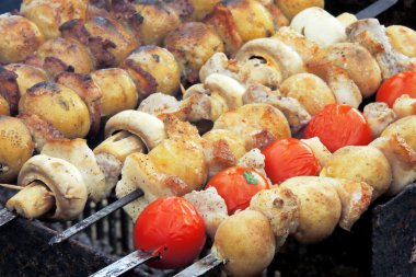 Izgara sebze şişleri