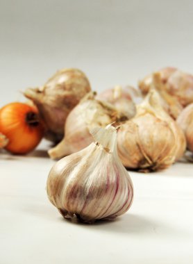 diş sarımsak ve soğan