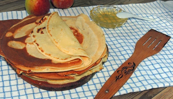 Pancake dengan madu — Stok Foto