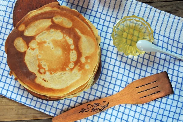 Pancakes with honey — Stock Photo, Image