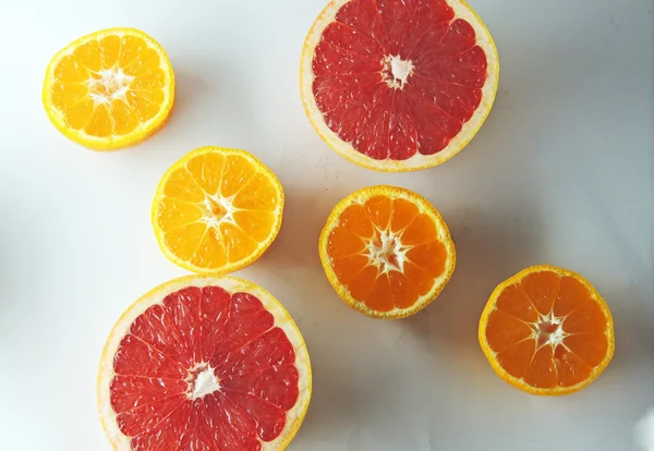 The grapefruit and the tangerine — Stock Photo, Image
