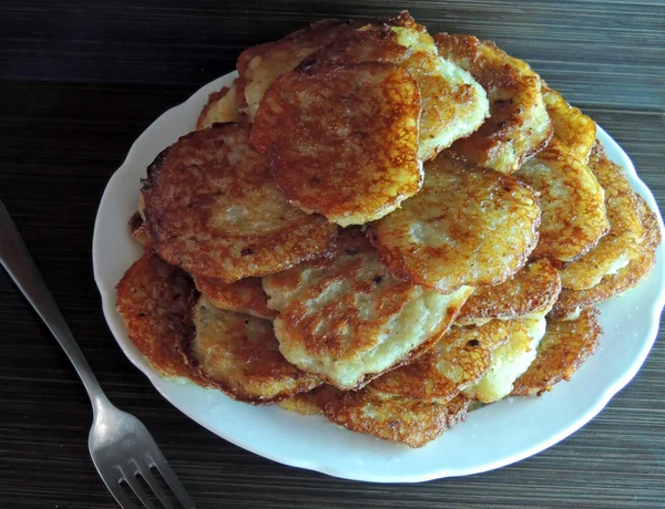 Potato pancakes, table — Stock Photo, Image