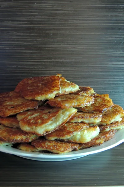 Frittelle di patate, tavolo — Foto Stock