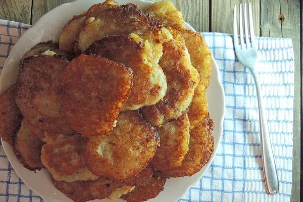 Potato pancakes, table — Stock Photo, Image