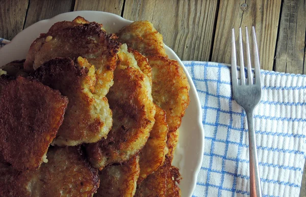 Potato pancakes, table — Stock Photo, Image