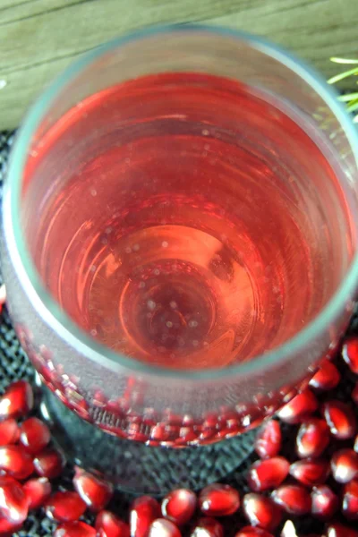 Vin och granatäpple — Stockfoto