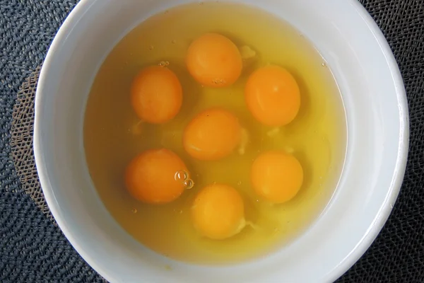 The yolks and whites — Stock Photo, Image