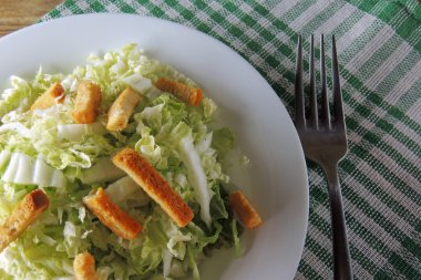 Pekin lahana salatası