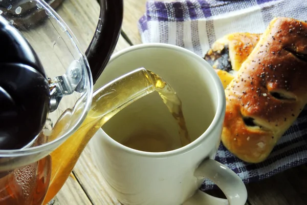 Tee und Brötchen — Stockfoto