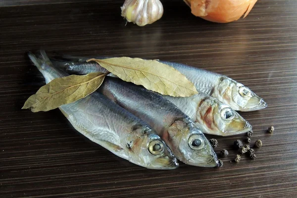 Saltad fisk med kryddor — Stockfoto