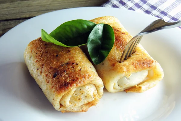 Pannenkoeken met vlees — Stockfoto