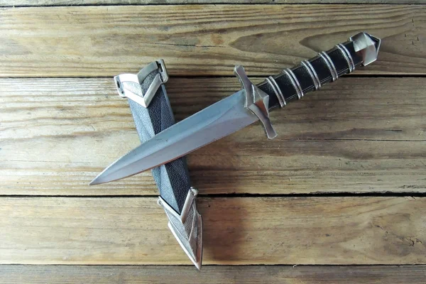 fantezi style hançer üzerinde beyaz izole .