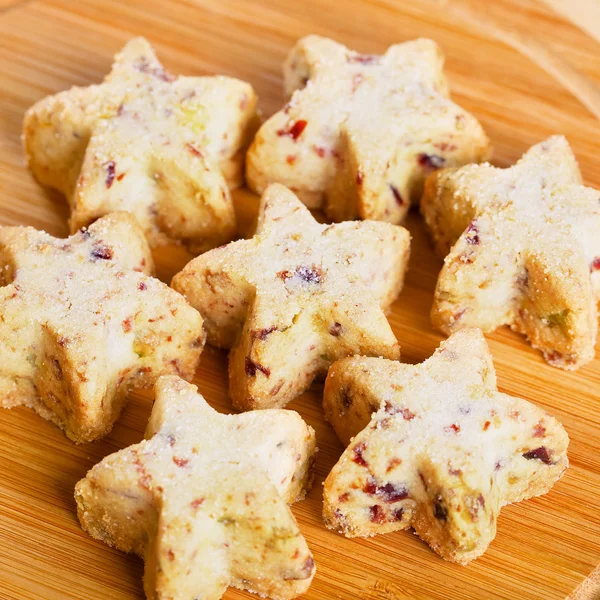 Рождественское сахарное печенье в форме звезды — стоковое фото