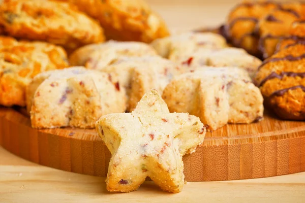 Biscuits au sucre de Noël en forme d'étoile — Photo