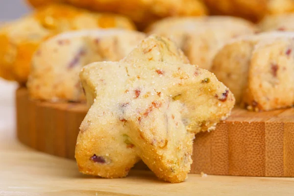 Biscuits au sucre de Noël en forme d'étoile — Photo