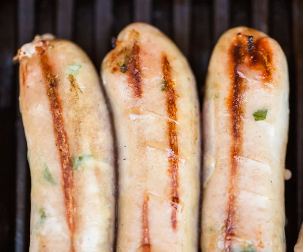 Embutidos de ternera y cerdo a la parrilla — Foto de Stock