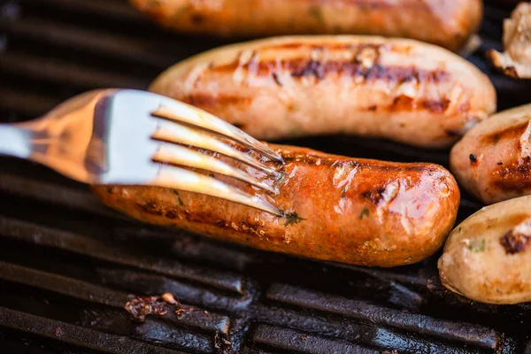 Çatal tarihinde mangalda sığır eti ve domuz sosisi