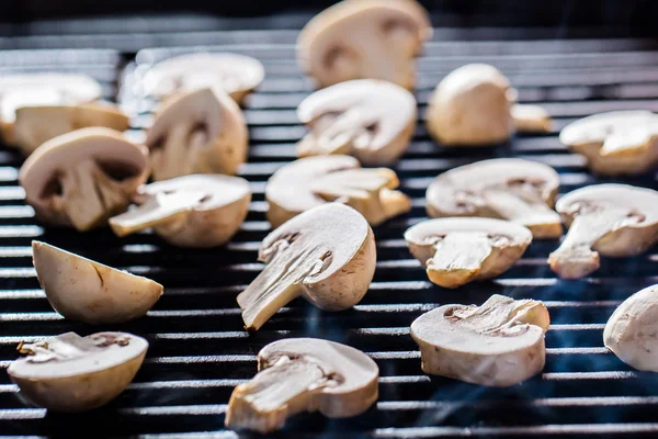 Houby žampiony na grilu — Stock fotografie