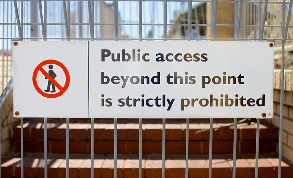 Señal prohibida de acceso público —  Fotos de Stock