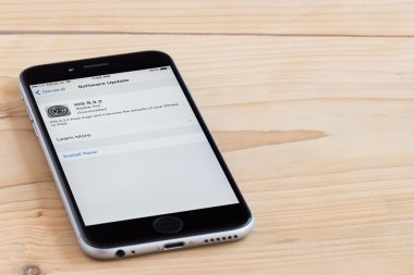 Bangkok, Tayland - 31 Mayıs 2016: iphone 6 IOS yazılımı yakından