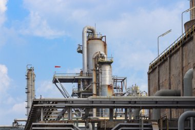 Rafineri kule sanayi