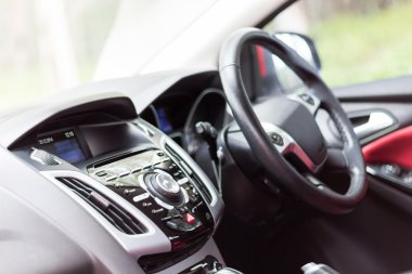 Otomatik arabanın içine ses ses kapat