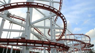 insanlar playroller coaster da park eğlence iyi eğlenceler