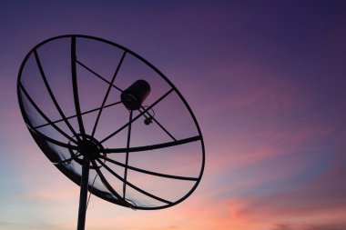 Uydu çanağı gökyüzü günbatımı iletişim teknoloji ağı