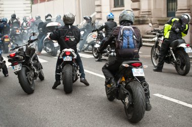 olay bisikletçileri motosiklet Teknik muayene karşı kızgın