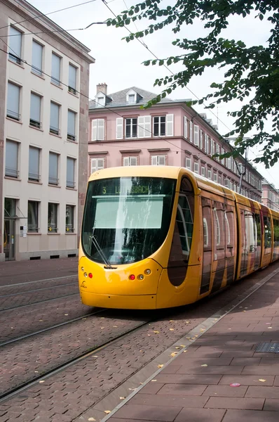 Tram nella strada di Mulhouse — Foto Stock