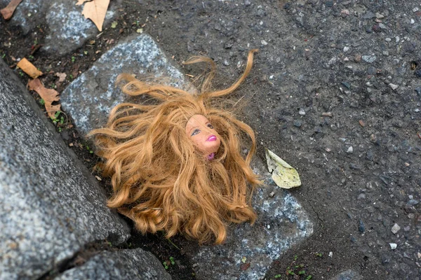 Mulhouse Francia Octubre 2020 Primer Plano Cabeza Decapitada Muñeca Barbie — Foto de Stock