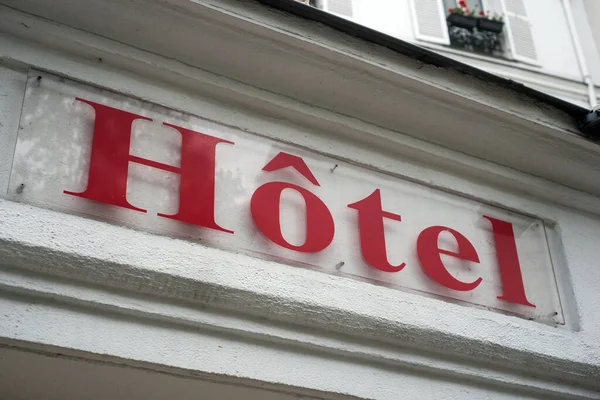 Closeup Red Luxury Hotel Sign Building Facade Street — Stock Photo, Image