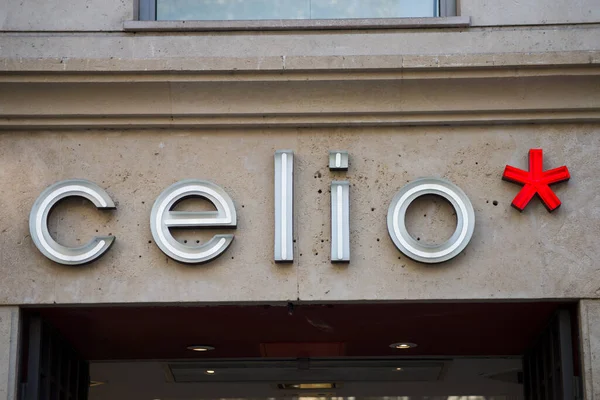 París Francia Octubre 2020 Primer Plano Del Logotipo Celio Calle — Foto de Stock