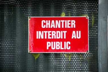 Güvenlik inşaat panelinin Fransızca kapatılması - kamu erişimi izin değil
