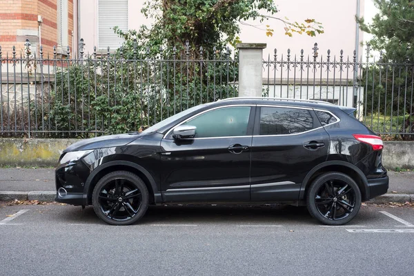 Mulhouse França Novembro 2020 Vista Perfil Cruzamento Nissan Qashqai Estacionado — Fotografia de Stock