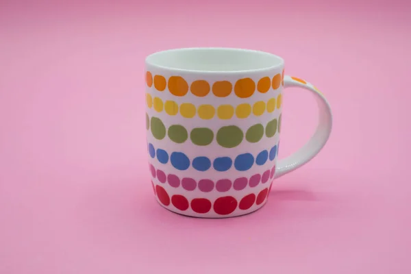 Primer Plano Taza Cerámica Colores Sobre Fondo Rosa —  Fotos de Stock