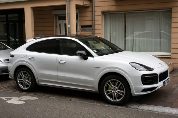 Mulhouse França Janeiro 2021 Vista Perfil Porsche Cayenne Branco Famoso — Fotografia de Stock