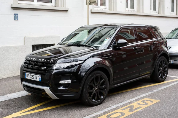 Mulhouse França Janeiro 2021 Vista Frontal Rover Preto Estacionado Rua — Fotografia de Stock