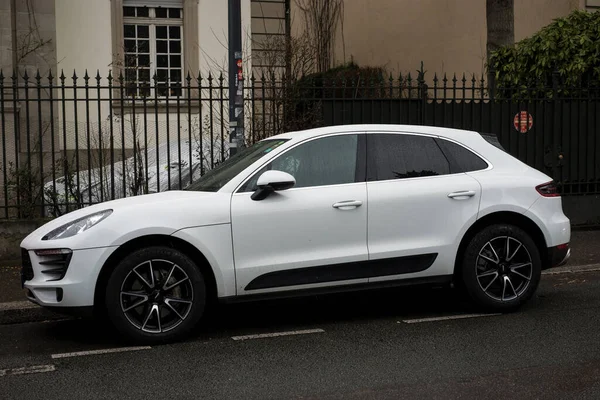 Mulhouse França Janeiro 2021 Vista Perfil Porsche Macan Branco Estacionado — Fotografia de Stock