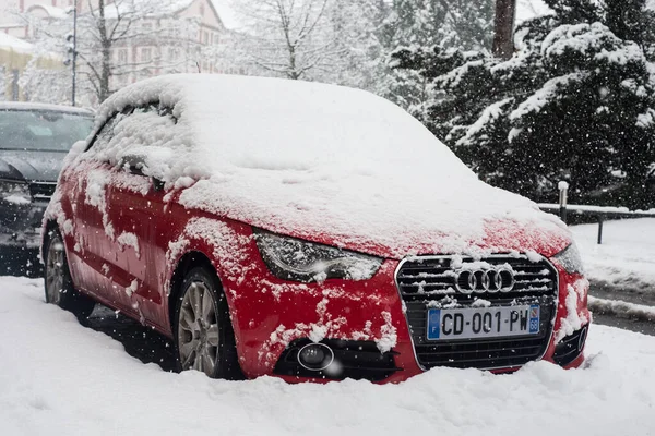 Mulhouse France Січня 2021 Передній Вид Червону Audi Покритий Снігом — стокове фото