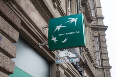 Strasbourg - Fransa - 19 Ocak 2021 - BNP Paribas logosunun kapatılması